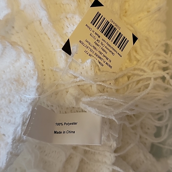 NWT Hobby Lobby Snow Flowers Collection Pure White Blanket - Picture 3 of 4